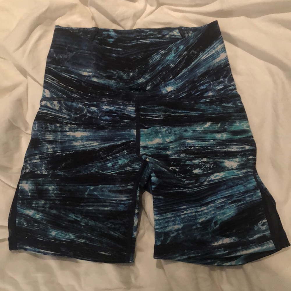 Lululemon Train Times Short 6” size 4 blue